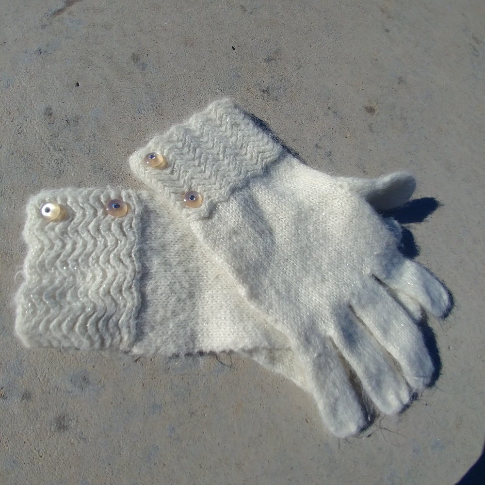 Cream colored gloves, fuzzy